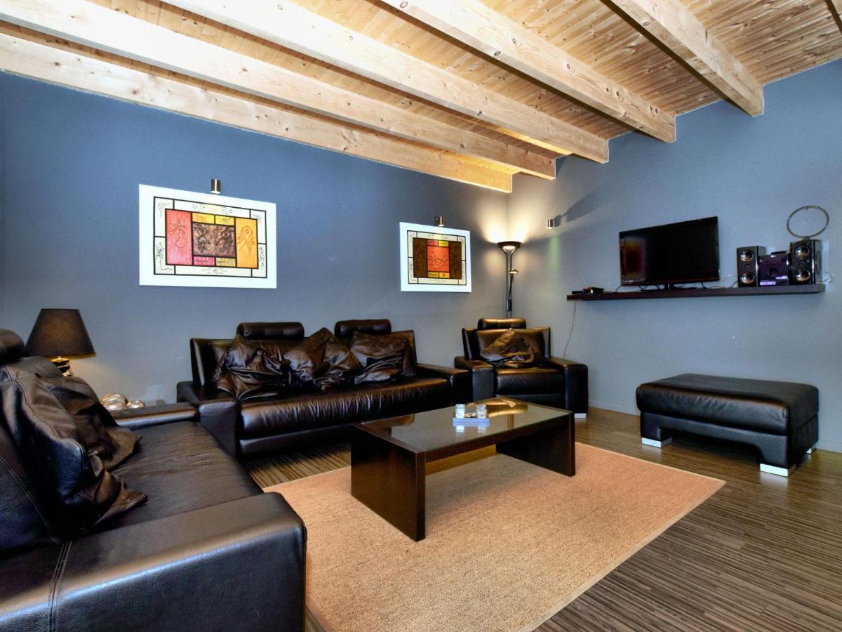 Beautiful Villa With Heated Outdoor Pool Manhay Exterior photo