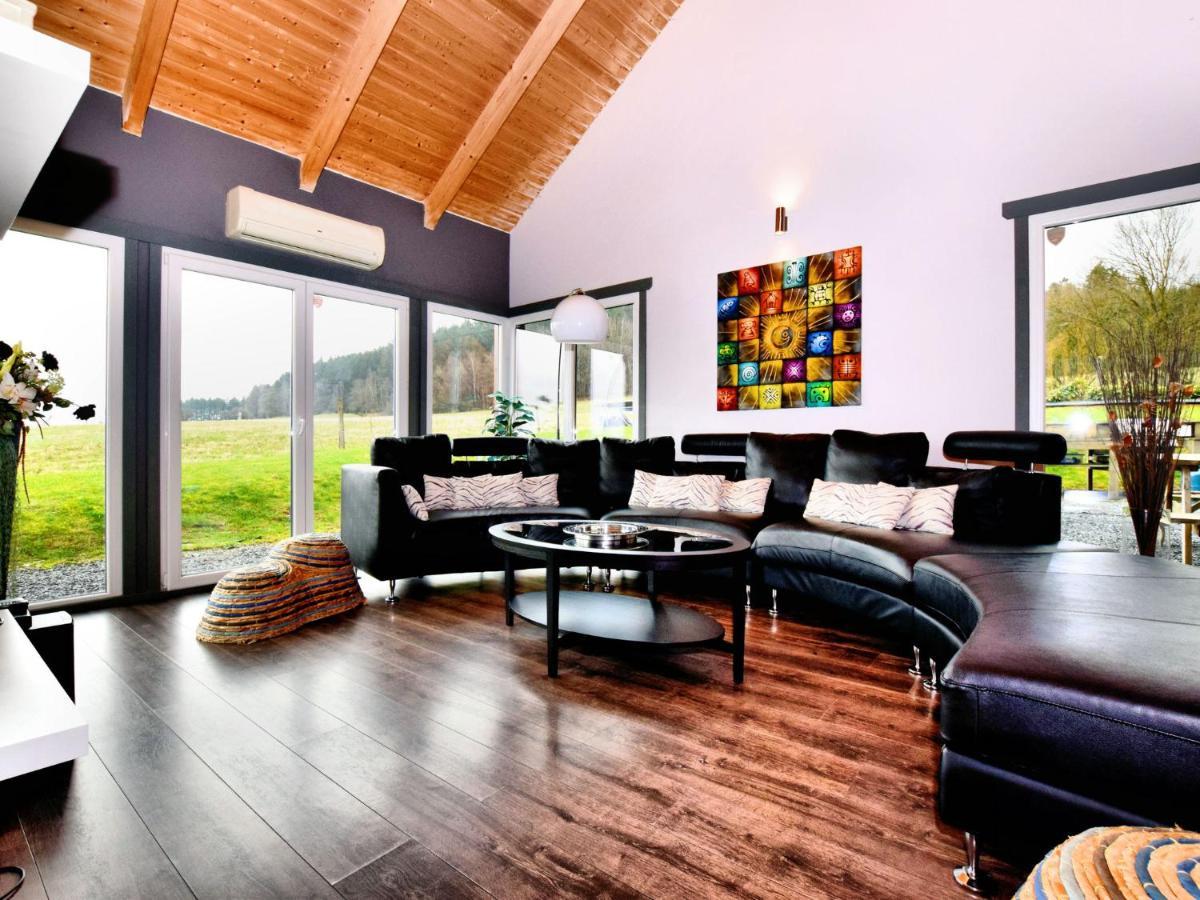 Beautiful Villa With Heated Outdoor Pool Manhay Exterior photo